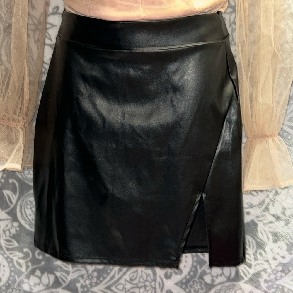 Ruth mini faux leather skirt